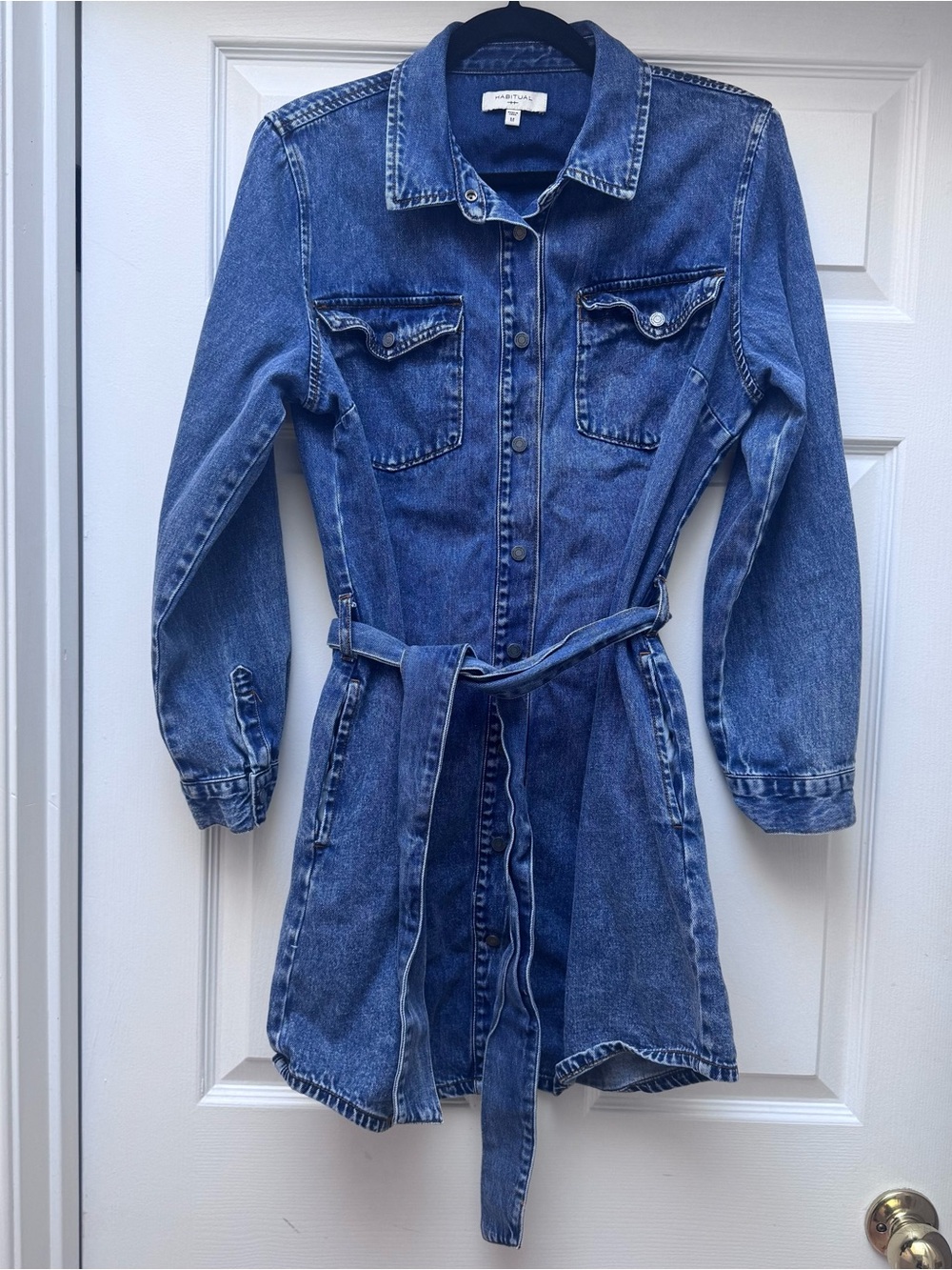 Habitual Long Sleeve Tie-Waist Denim Dress, size Medium